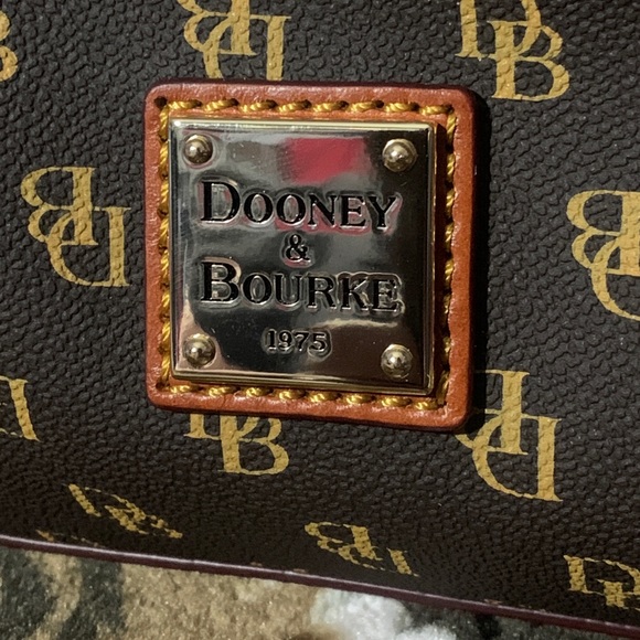 Dooney & Bourke bag💅🏽 - Picture 2 of 7
